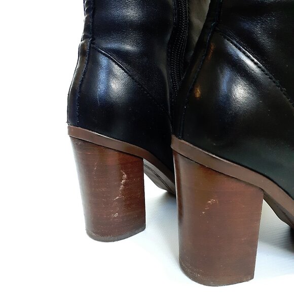 TOMMY HILFIGER Mackenze Zip Up Boots in Black Leather with Gold Hardware - Picture 4 of 16